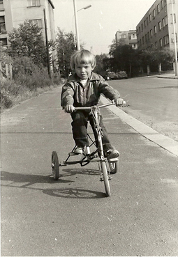 Filip v roce 1975, tedy jako dítě.